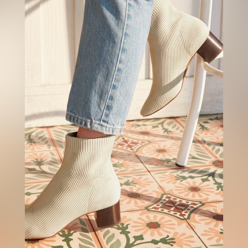 Everlane The Glove Boots Size 7.5 Bone Cream Stacked Heel - Picture 3 of 14